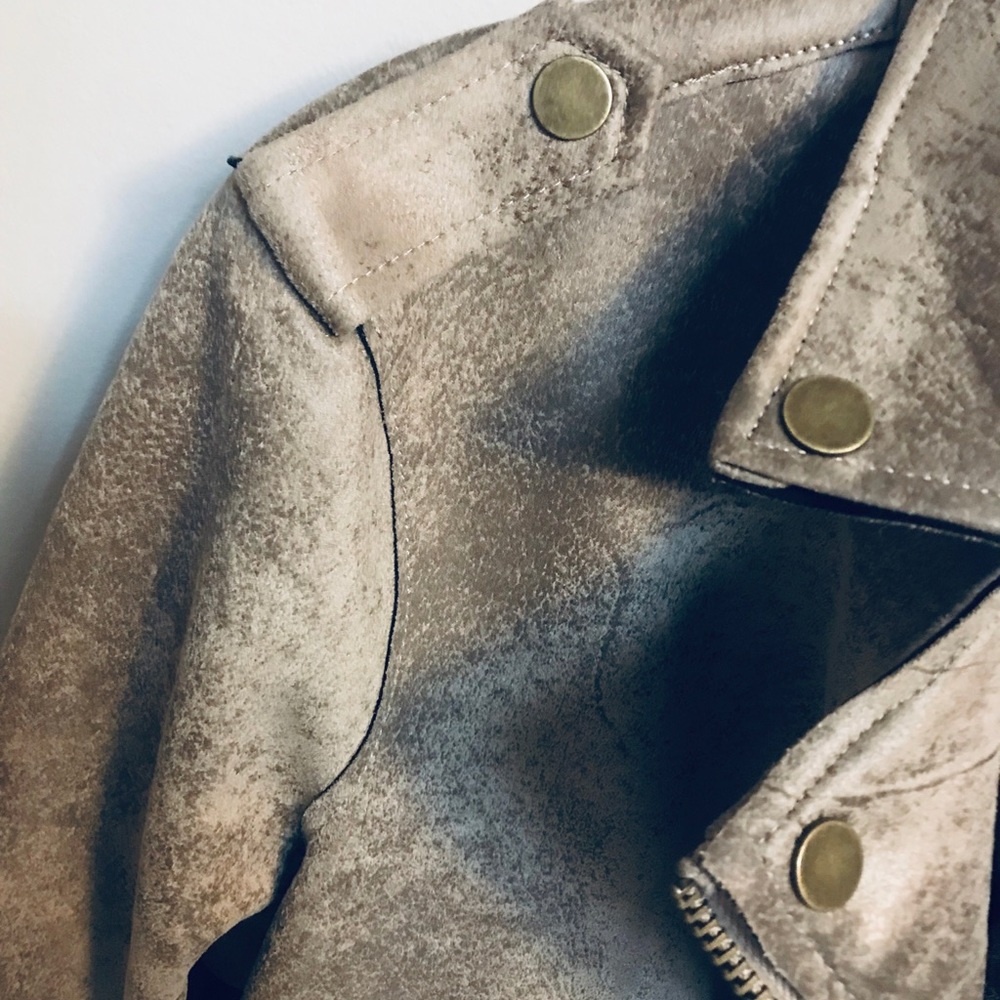 Leather Jacket - Picture 4 of 5